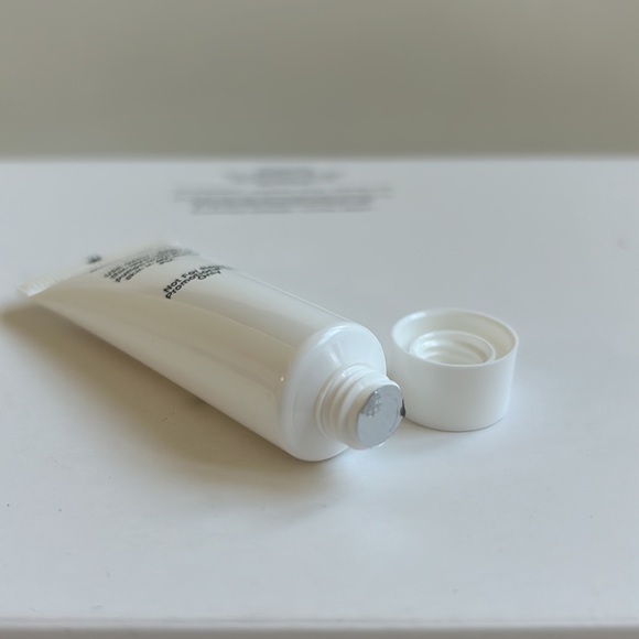 ARCONA Magic White Ice Oil-Free Moisturizer Sample - Picture 2 of 4